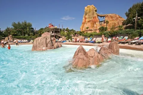 Piscina a onde di Caneva Aquapark