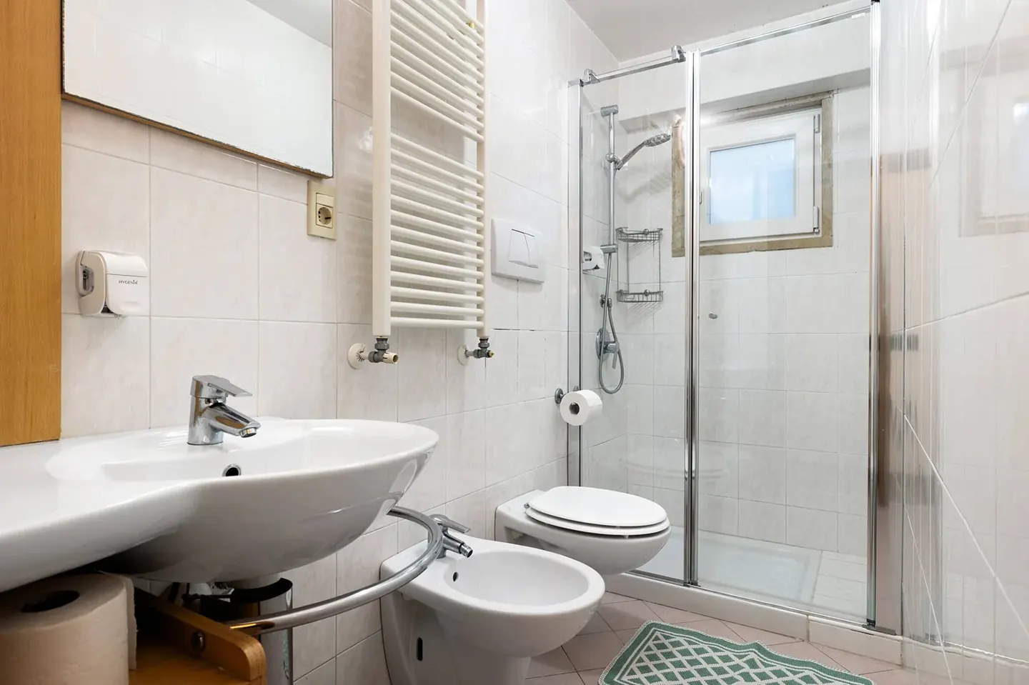 Bagno con doccia